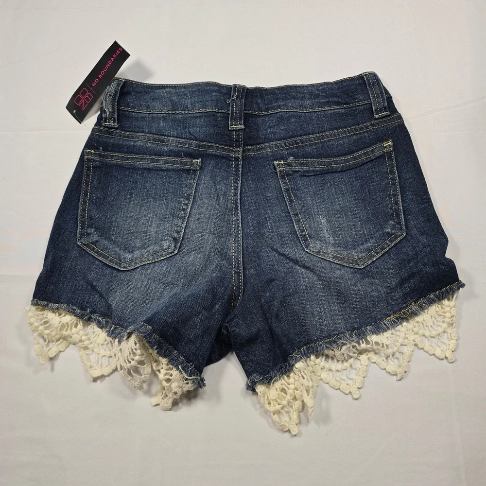 No Boundaries Crochet Lace Trim Distressed Denim Shorts Dark‎ Wash Size 3 Womens